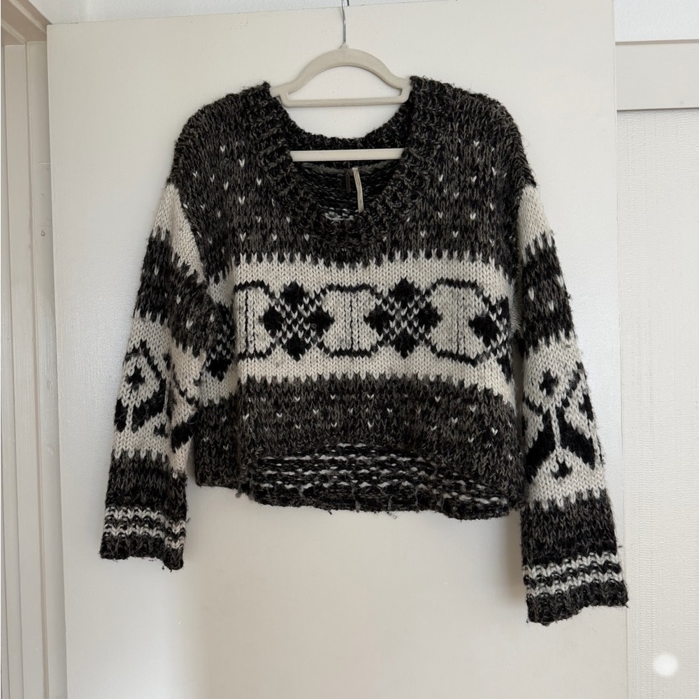 VINTAGE Free People Cropped Black and White Patterned Sweater